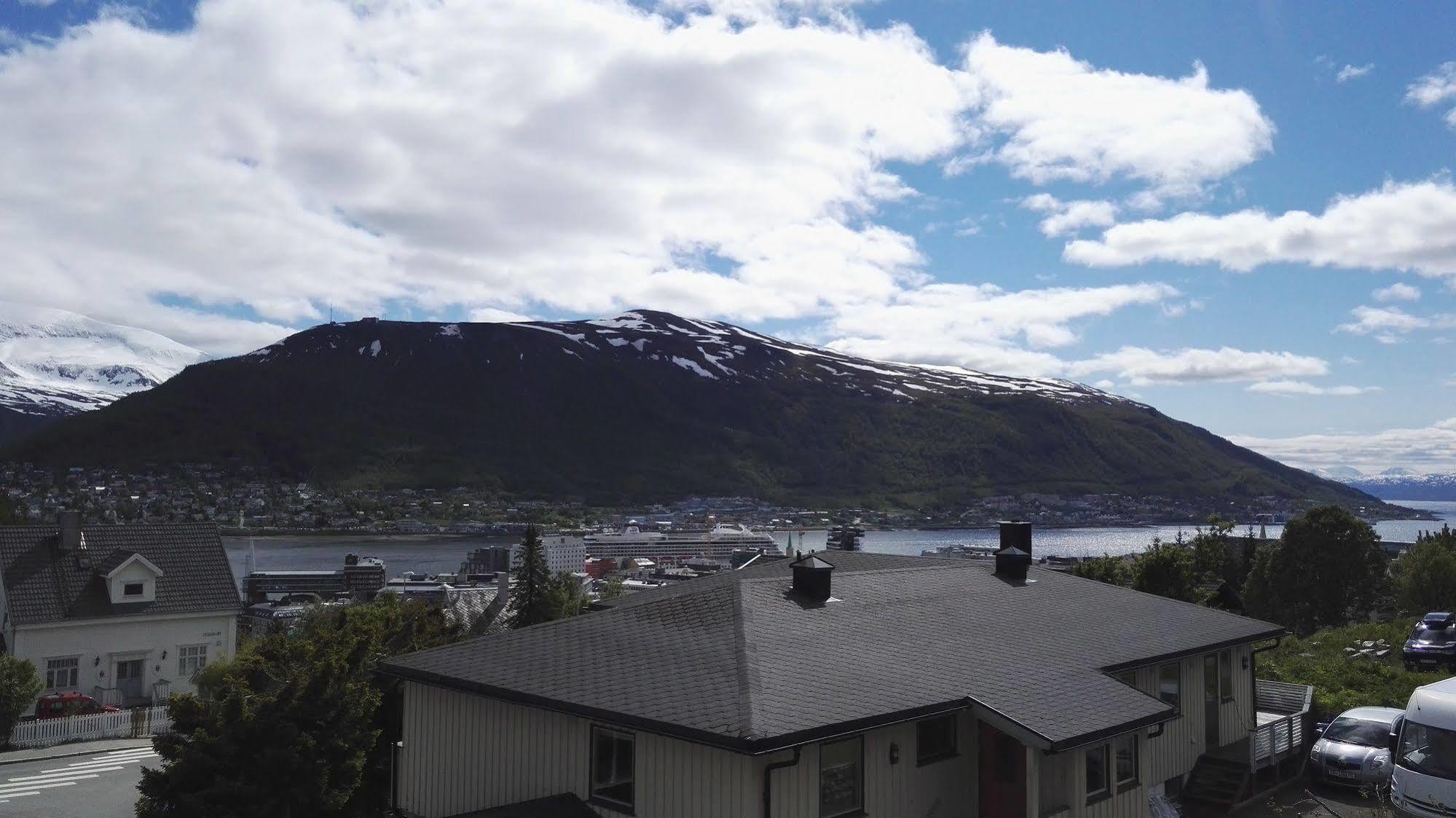 Hotel Bed & Waffles, Tromsø Zewnętrze zdjęcie